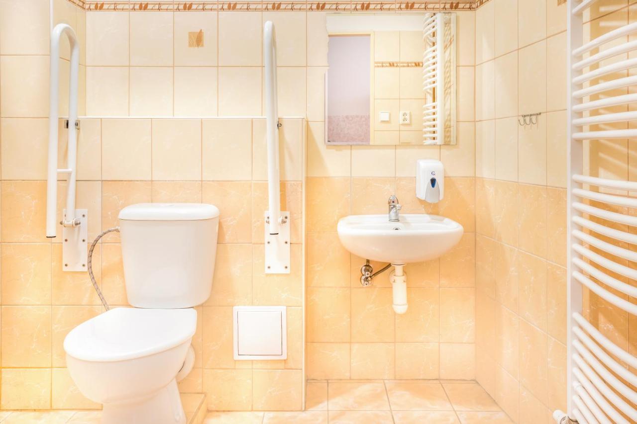 Hotel Zannam Брно Экстерьер фото